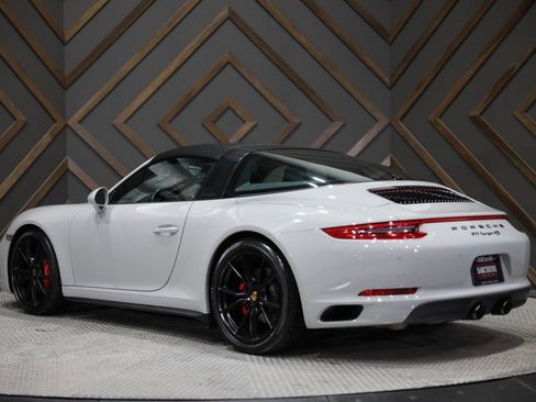 Used 2018 Porsche 911 Targa 4S image 16