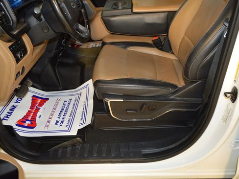 Used 2023 Ford F250 Lariat w/ Chrome Package image 14