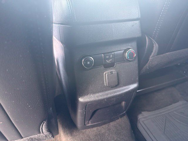 Used 2018 Ford Explorer XLT w/ Equipment Group 202A AWD/4WD image 26