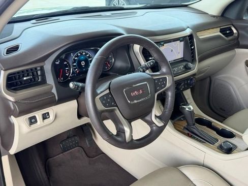 Used 2019 GMC Acadia Denali w/ Technology Package FWD image 16