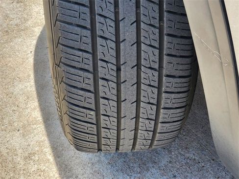 Used 2022 Volkswagen Atlas SE image 11