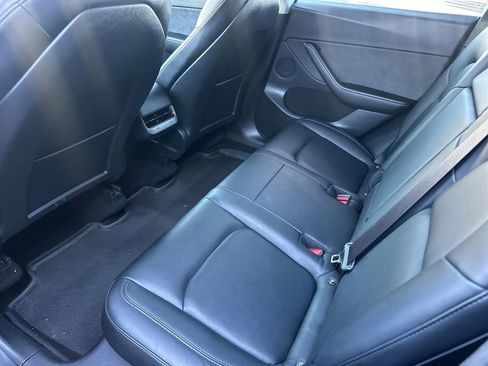 Used 2021 Tesla Model Y Long Range image 12