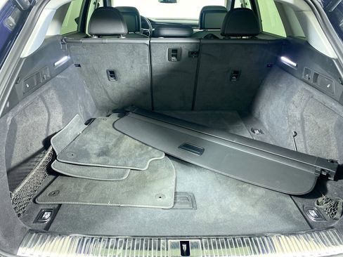 Used 2021 Audi e-tron Premium w/ Convenience Plus Package image 35