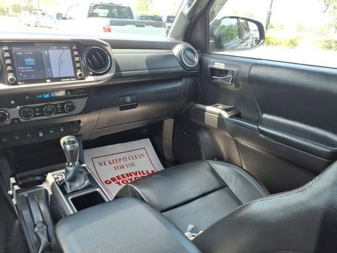 Used 2021 Toyota Tacoma Limited AWD/4WD image 10