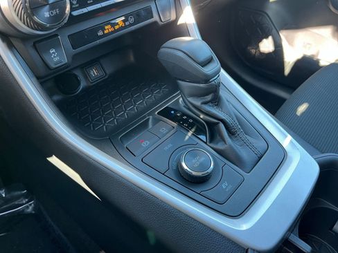 Used 2025 Toyota RAV4 LE image 40