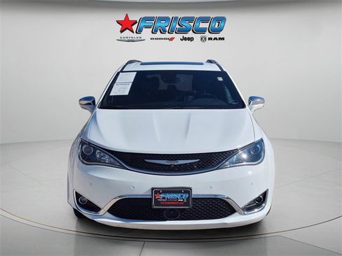 Certified 2020 Chrysler Pacifica Limited image 2