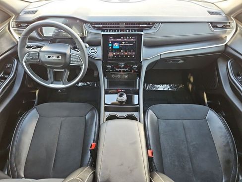 Used 2024 Jeep Grand Cherokee Altitude AWD/4WD image 22