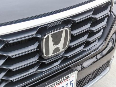 Used 2025 Honda Pilot EX-L image 16