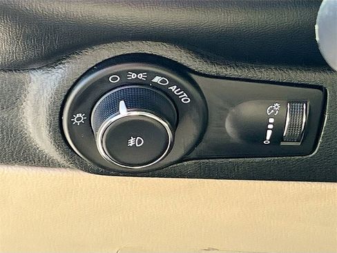 Used 2021 Dodge Durango SXT image 10