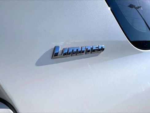 Used 2018 Toyota 4Runner Limited image 9