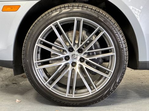 Certified 2025 Porsche Macan image 33