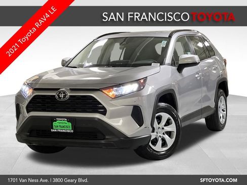 Used 2021 Toyota RAV4 LE image 1