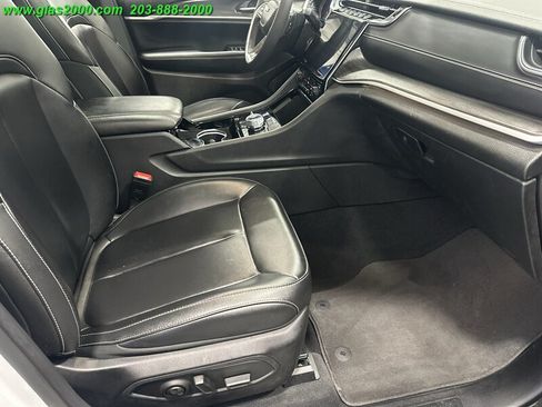 Used 2023 Jeep Grand Cherokee L Limited AWD/4WD image 21
