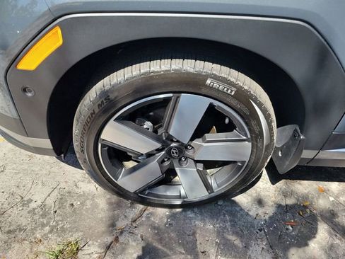 Used 2025 Hyundai Santa Fe Limited image 5