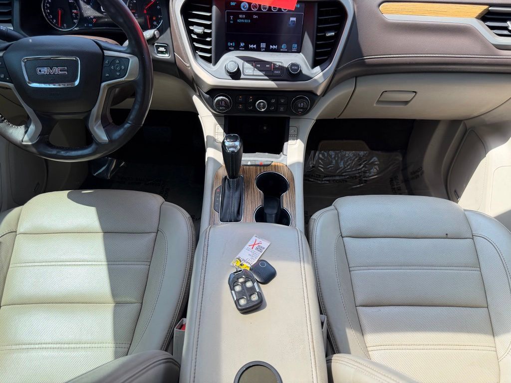 Used 2017 GMC Acadia Denali w/ Technology Package FWD image 23