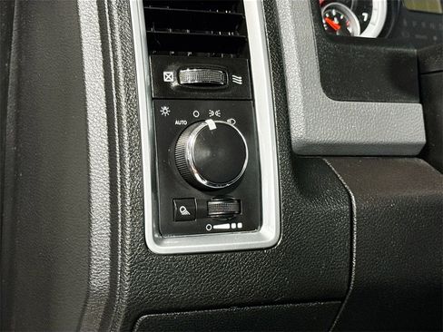 Used 2014 RAM 2500 SLT image 24