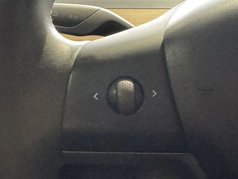 Used 2020 Tesla Model 3 Standard Range Plus image 18