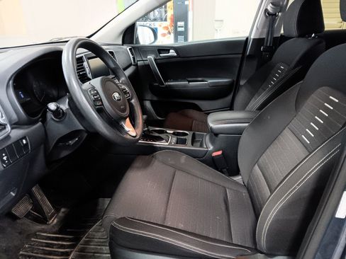 Used 2018 Kia Sportage LX w/ LX Popular Package image 9