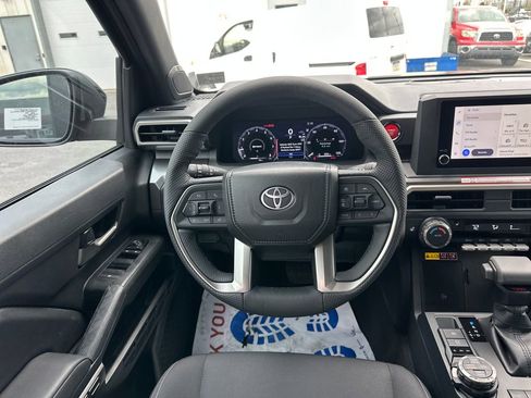 New 2025 Toyota Tacoma TRD Off-Road AWD/4WD image 17