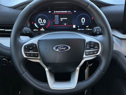 Certified 2025 Ford Explorer Active w/ Active Comfort Package image 12