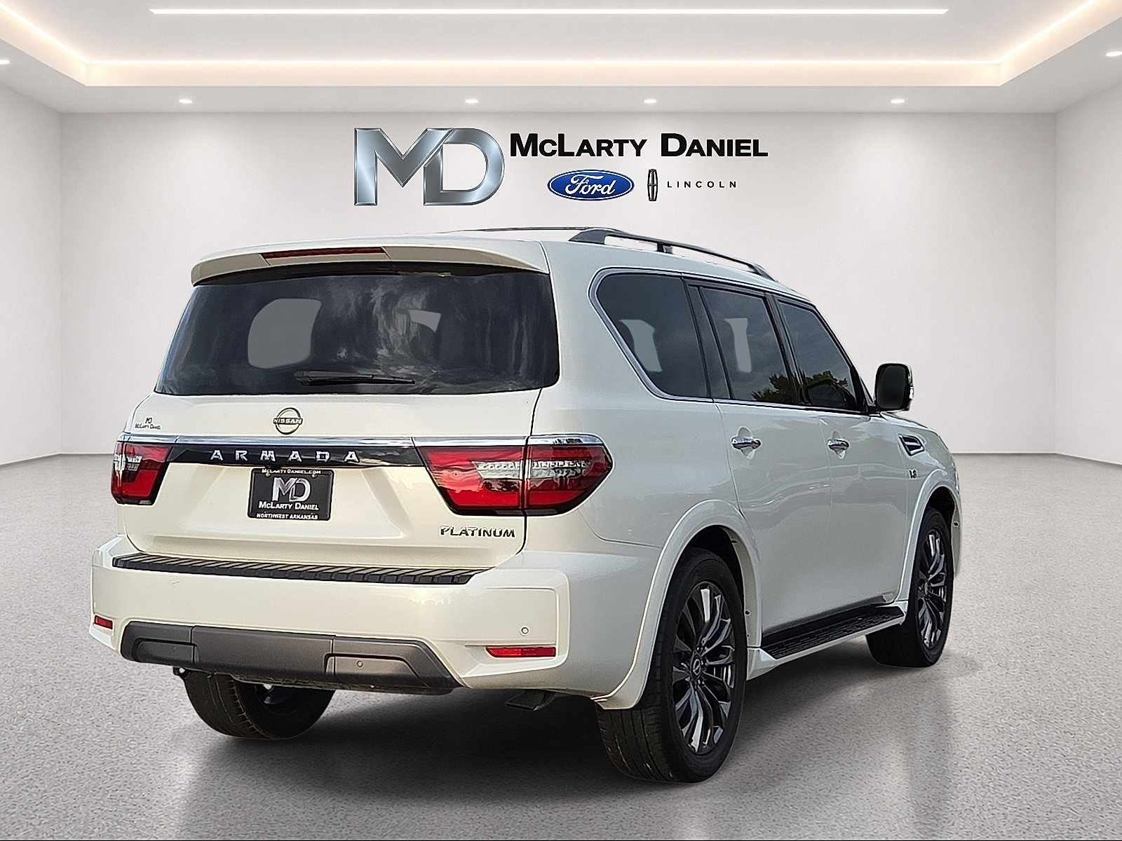 Used 2022 Nissan Armada Platinum w/ Captain's Chairs Package AWD/4WD image 5