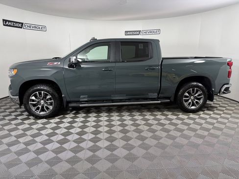 Used 2025 Chevrolet Silverado 1500 LT image 3