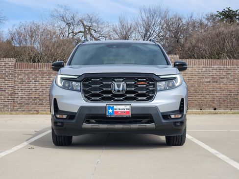 Used 2023 Honda Passport TrailSport image 2