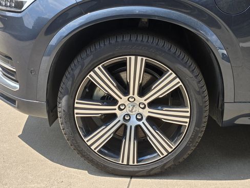 Certified 2025 Volvo XC90 T8 Plus w/ Protection Package Premier image 13