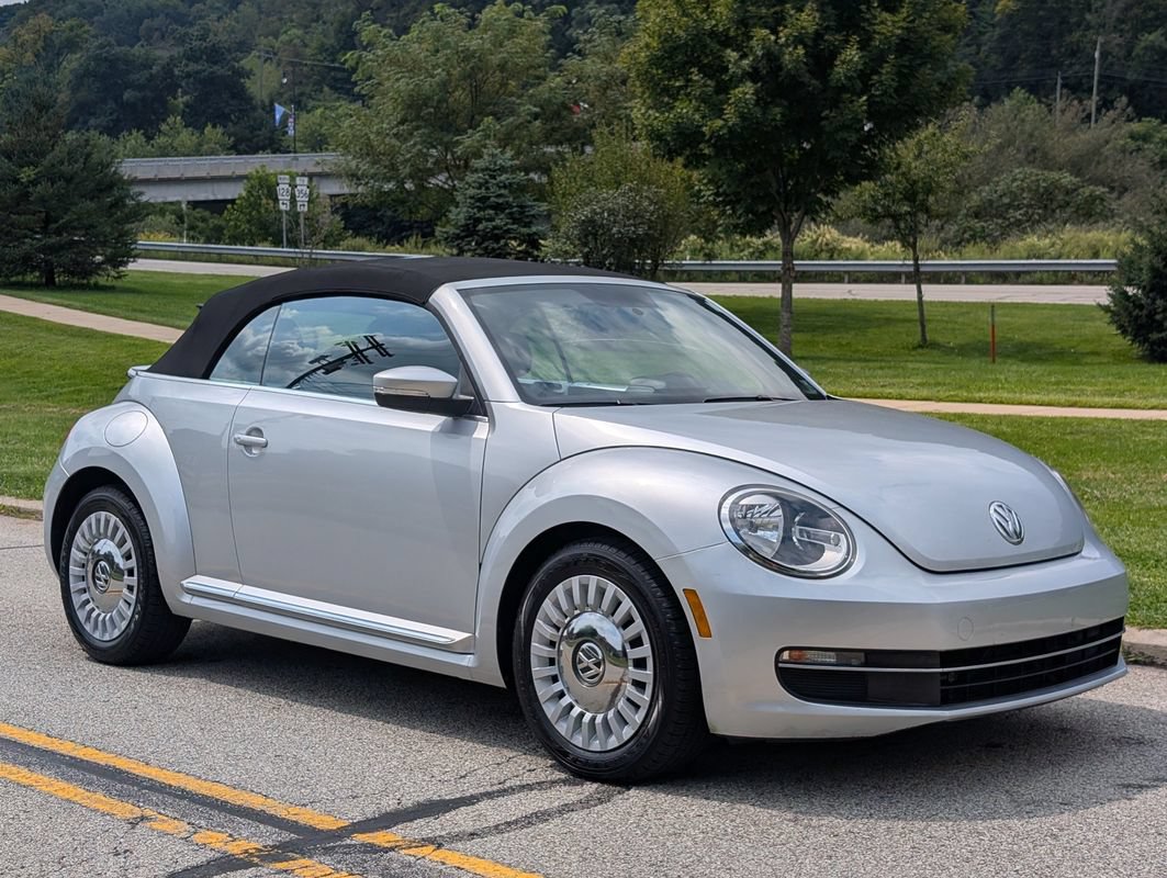 Used 2014 Volkswagen Beetle TDI FWD image 3