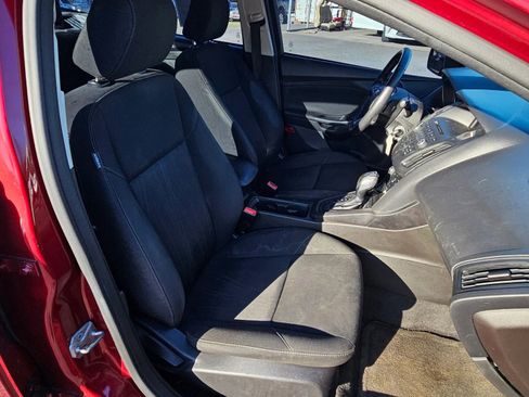 Used 2016 Ford Focus SE w/ SE Sport Package image 11