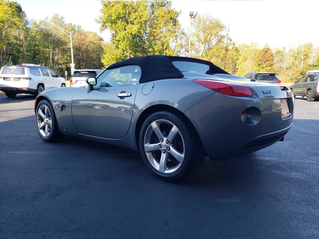 Used 2006 Pontiac Solstice Convertible w/ Premium Package RWD image 8