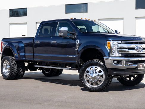 Used 2017 Ford F350 Lariat w/ Chrome Package image 3