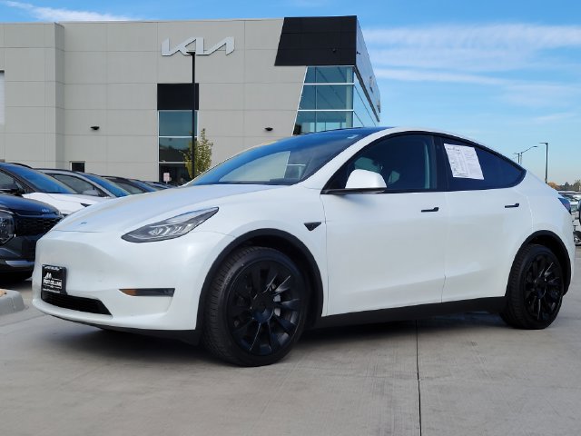 Used 2023 Tesla Model Y Long Range AWD/4WD image 1