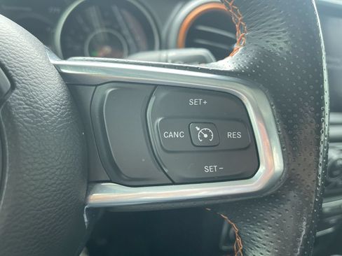 Used 2021 Jeep Gladiator Mojave AWD/4WD image 12