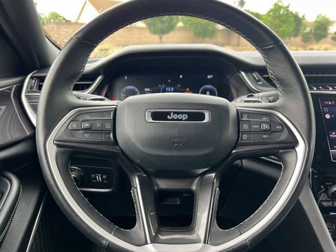 Used 2022 Jeep Grand Cherokee L Laredo AWD/4WD image 34