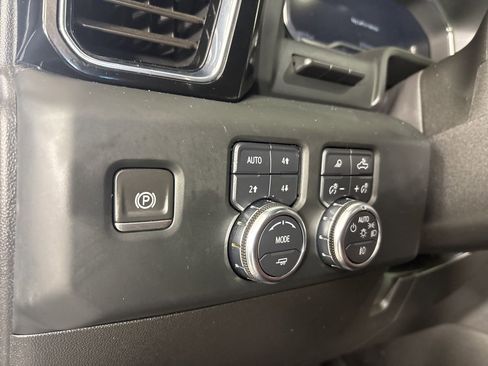 Used 2024 GMC Sierra 3500 Denali Ultimate image 9