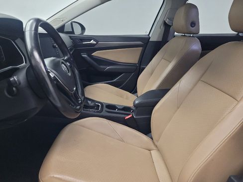 Used 2019 Volkswagen Jetta SEL w/ Cold Weather Package FWD image 17