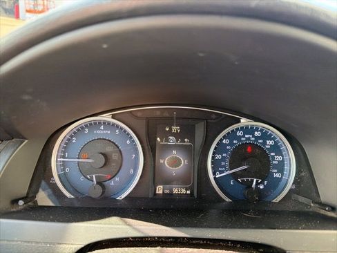 Used 2016 Toyota Camry XLE image 8