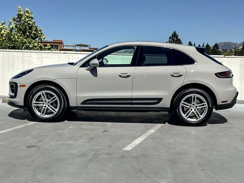 Certified 2026 Porsche Macan AWD/4WD image 2