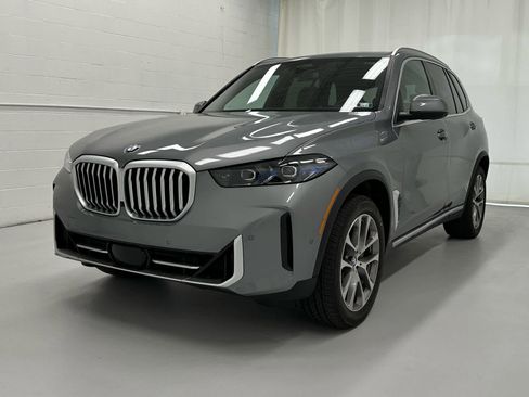 Used 2026 BMW X5 xDrive40i w/ Climate Comfort Package image 4