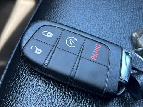 Used 2025 Jeep Compass Limited AWD/4WD image 25