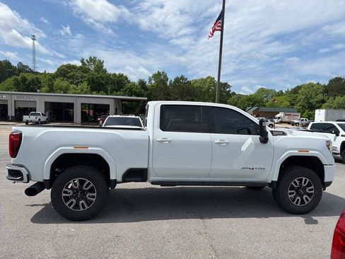 Used 2023 GMC Sierra 2500 AT4 AWD/4WD image 7
