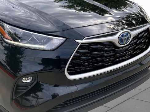 Used 2023 Toyota Highlander Bronze Edition AWD/4WD image 32