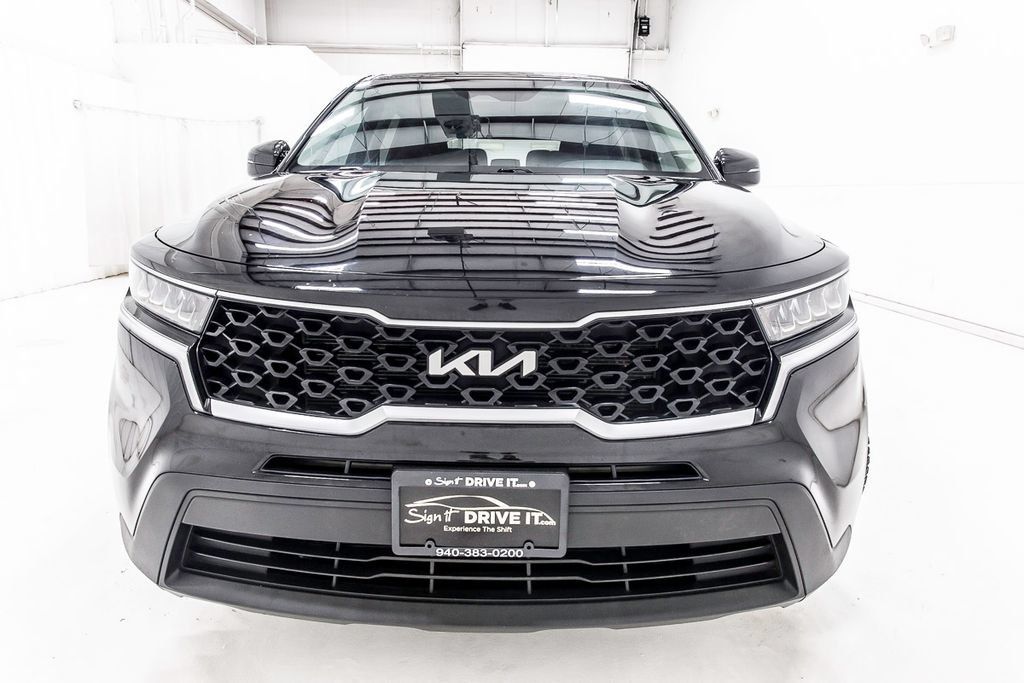 Used 2023 Kia Sorento LX FWD image 10