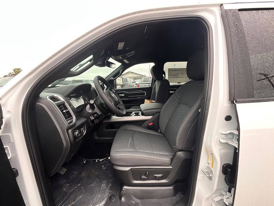 New 2027 RAM 3500 Big Horn AWD/4WD image 15