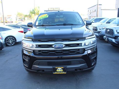 Used 2022 Ford Expedition XLT AWD/4WD image 3