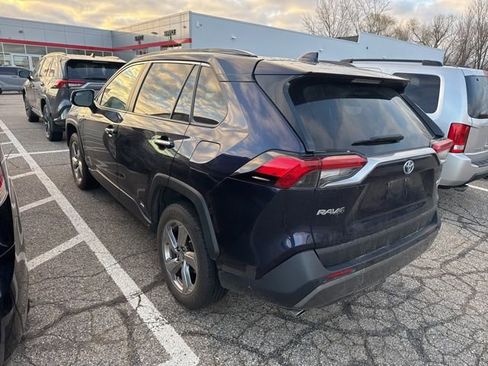 Used 2019 Toyota RAV4 Limited image 6