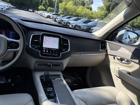 Certified 2024 Volvo XC90 T8 Plus w/ Protection Package Premier AWD/4WD image 31