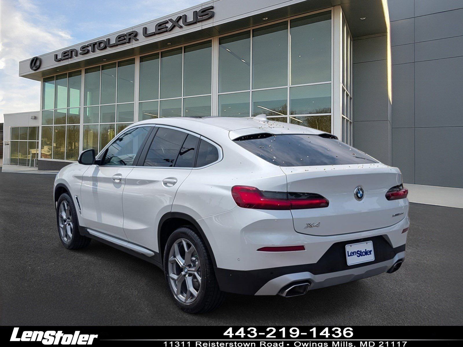 Used 2024 BMW X4 xDrive30i w/ Parking Assistance Package AWD/4WD image 5