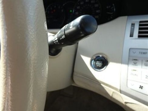 Used 2005 Toyota Avalon Limited image 26